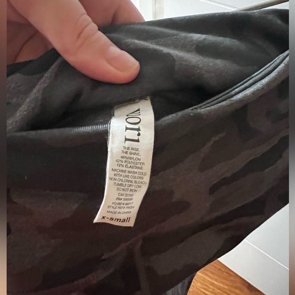 VUORI Camo Leggings - Picture 5 of 5